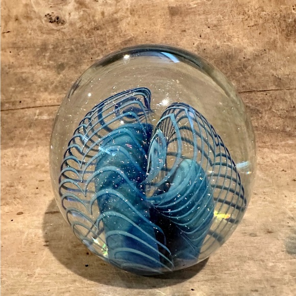 Vintage Robert Eickholt Glass Paperweight 1996 - Picture 5 of 9